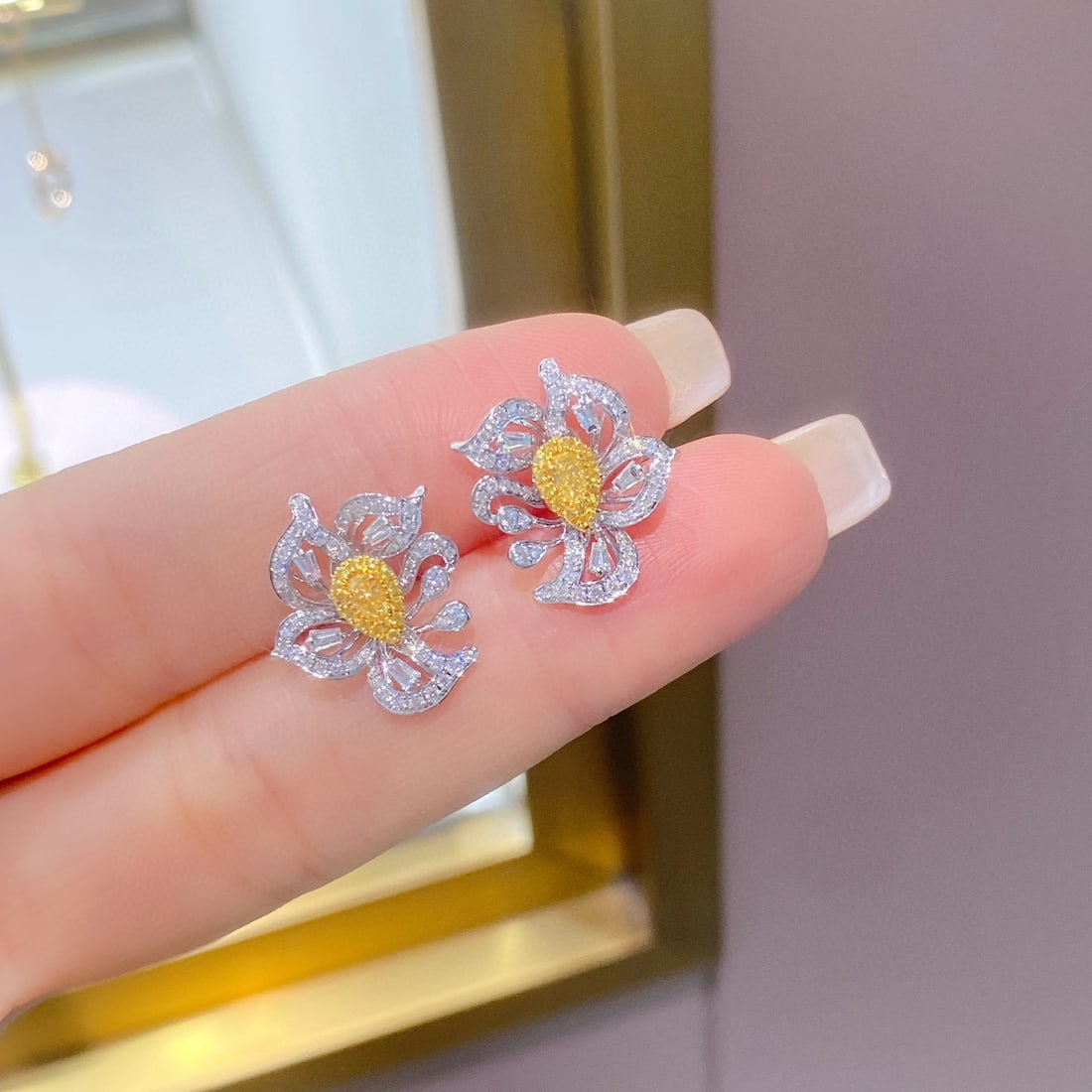 14k Gold 0.86 Ctw Natural Yellow Diamond & Diamond Earrings: Ref:231086339 // gold content:14k gold // main gemstone:yellow diamond // shape:pear // carat weight:0. 20ct // color:yellow // treatment:natural // // adjacent gemstone 2 : diamond //