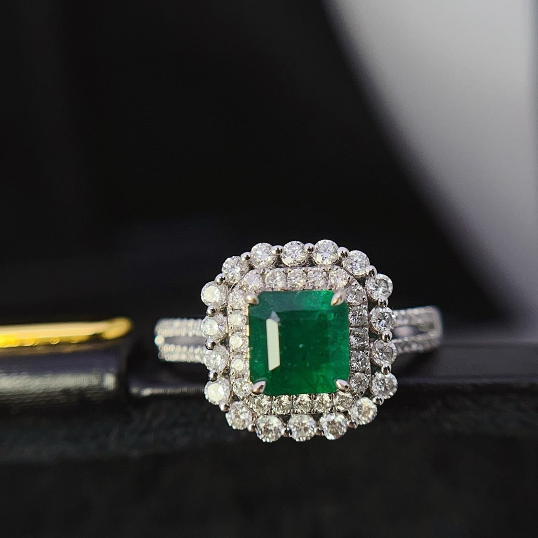 14k Gold 1.10 Ct Vivid Green Natural Emerald & Diamond Ring - 5