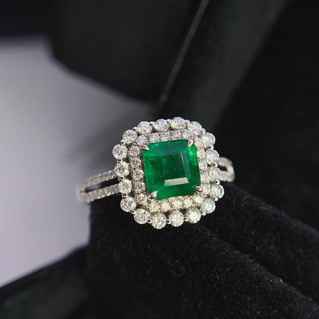 14k Gold 1.10 Ct Vivid Green Natural Emerald & Diamond Ring - 6