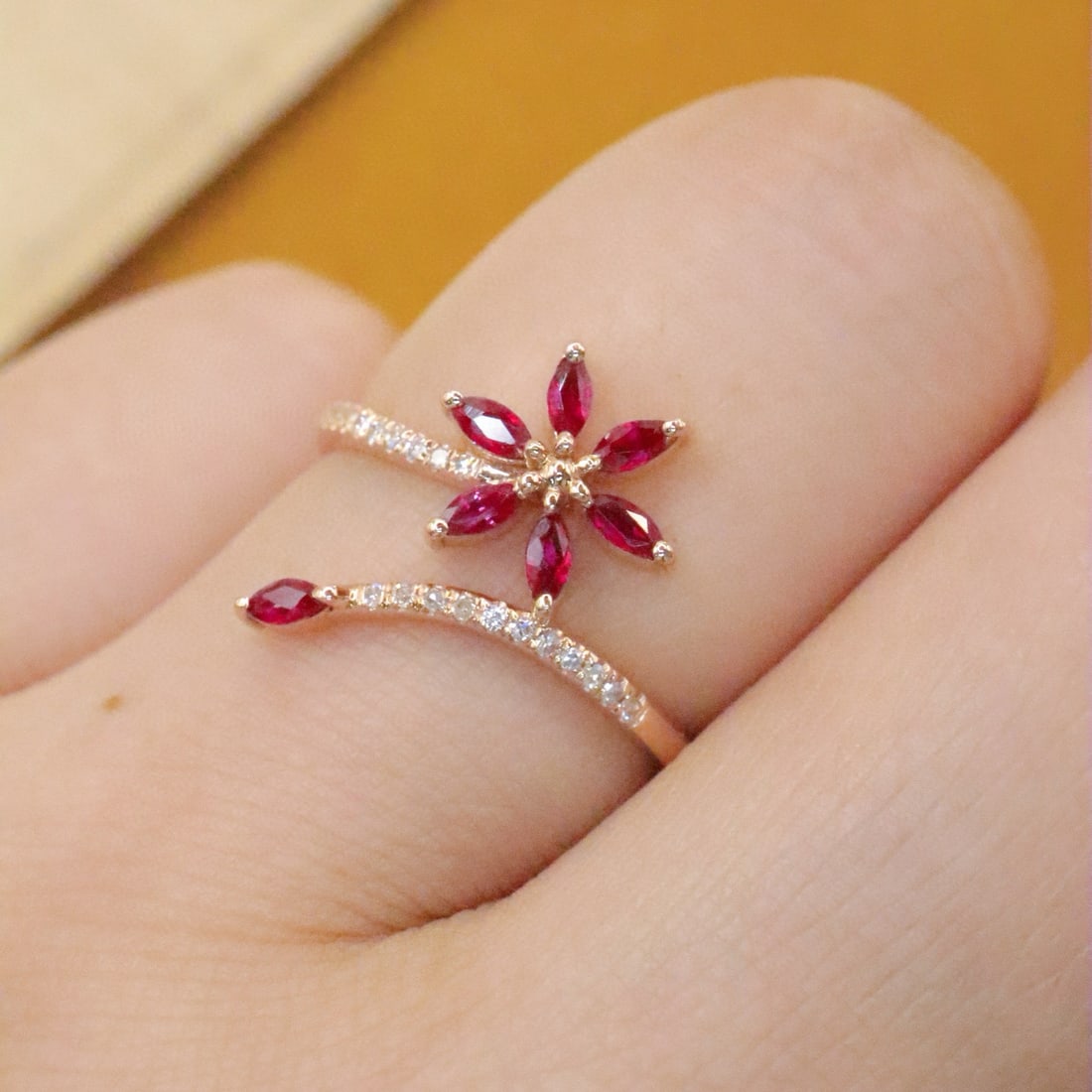 14k Gold 0.34 Ctw Natural Ruby & Diamond Ring - 6