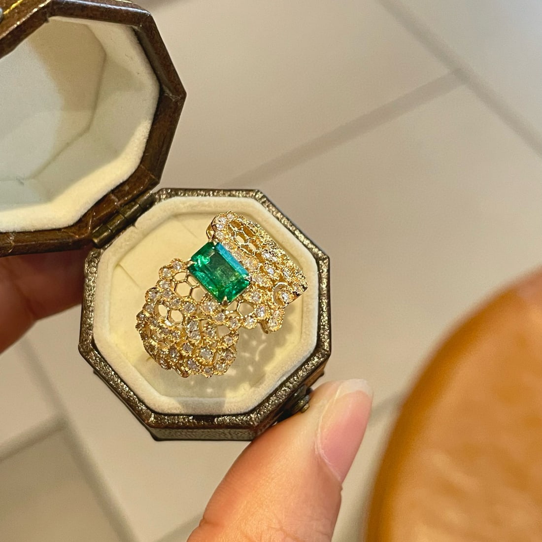 14k Gold 1 Ct Vivid Green Natural Emerald & Diamond Ring - 2