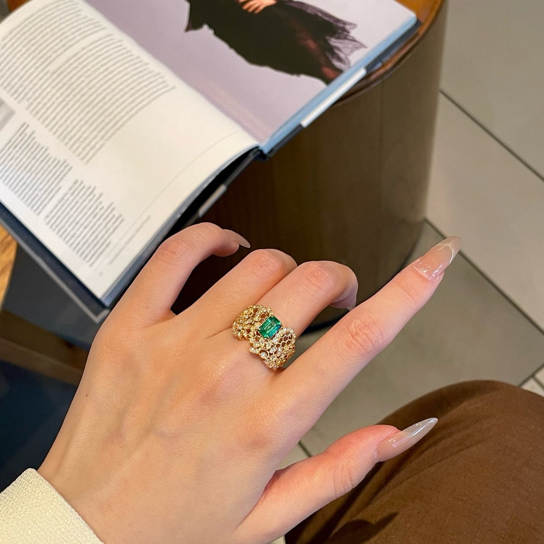 14k Gold 1 Ct Vivid Green Natural Emerald & Diamond Ring - 3