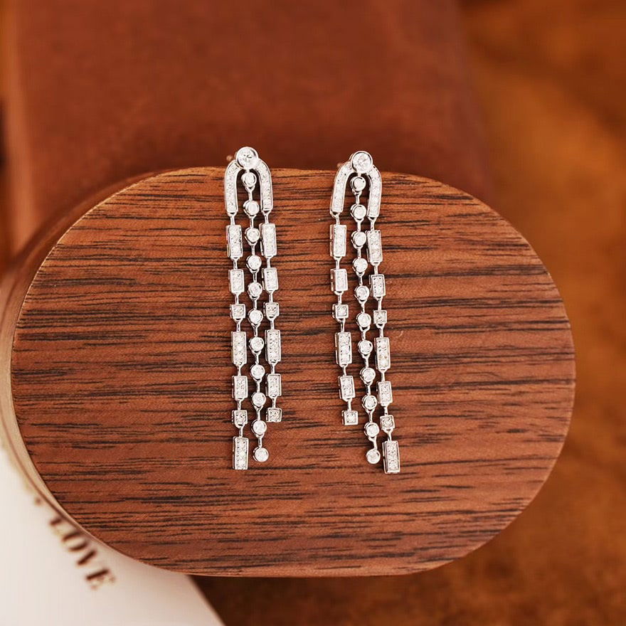 14k Gold 0.62 Ct Natural H Diamond Earrings: Ref:231086384 // gold content:14k gold // main gemstone:diamond // shape:round // carat weight:0. 62ct // clarity grade:vs-si // color:h // treatment:natural // cut grade:g // Condition: NewLow