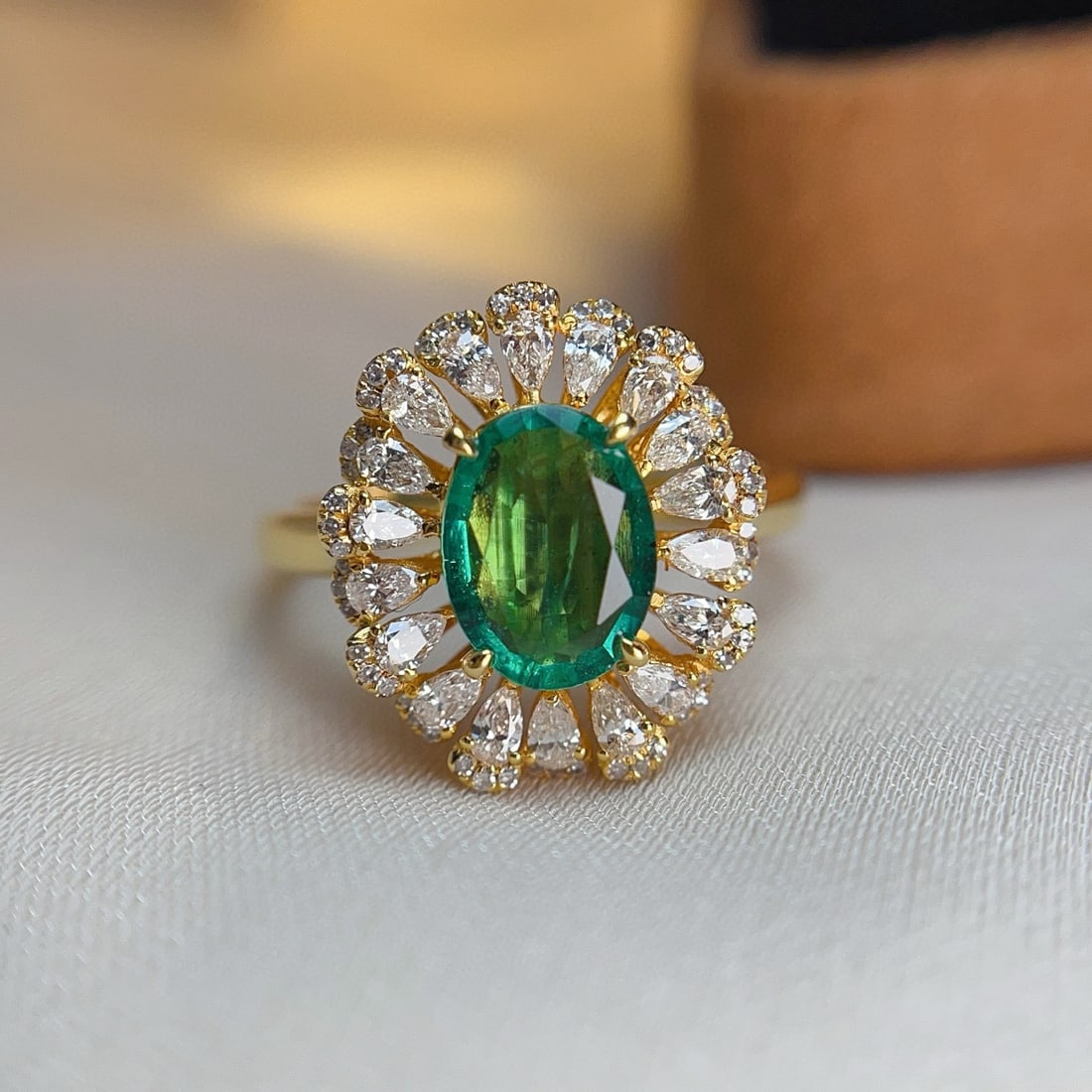 14k Gold 1.10 Ct Natural Emerald & Diamond Ring - 2