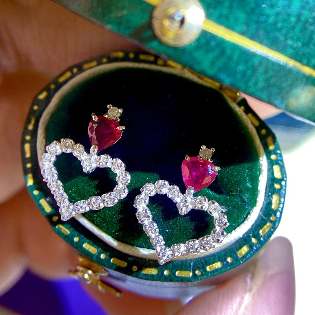 14k Gold 0.64 Ctw Natural Ruby & Diamond Earrings: Ref:231086434 // gold content:14k gold // main gemstone:ruby // shape:heart // carat weight:0. 48ct // color:red // treatment:natural // // adjacent gemstone 2 : diamond // shape:round // carat