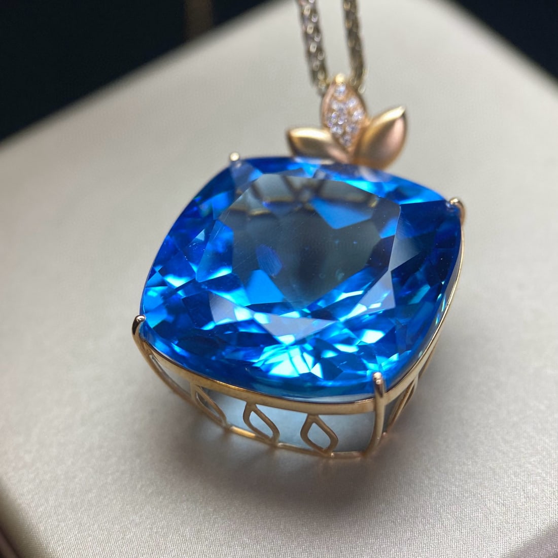 14k Gold 54.9 Ct Natural Topaz & Diamond Pendant( Without Chain ) - 3