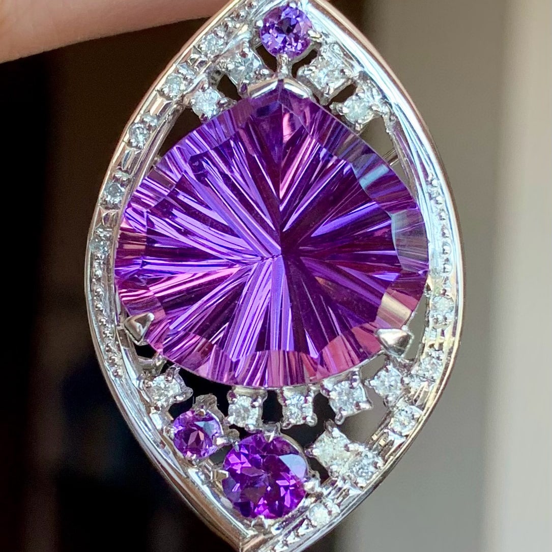 14k Gold 15.37 Ct Natural Amethyst & Diamond Pendant( Without Chain ): Ref:231087018 // gold content:14k gold // main gemstone:amethyst // shape:pear // carat weight:15. 37ct // color:purple // treatment:natural // // adjacent gemstone 2 : diamond // shape:round // clari