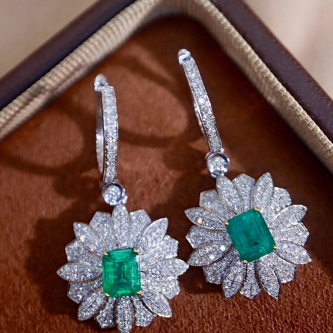 14k Gold 2.65 Ctw Natural Emerald & Diamond Earrings - 6