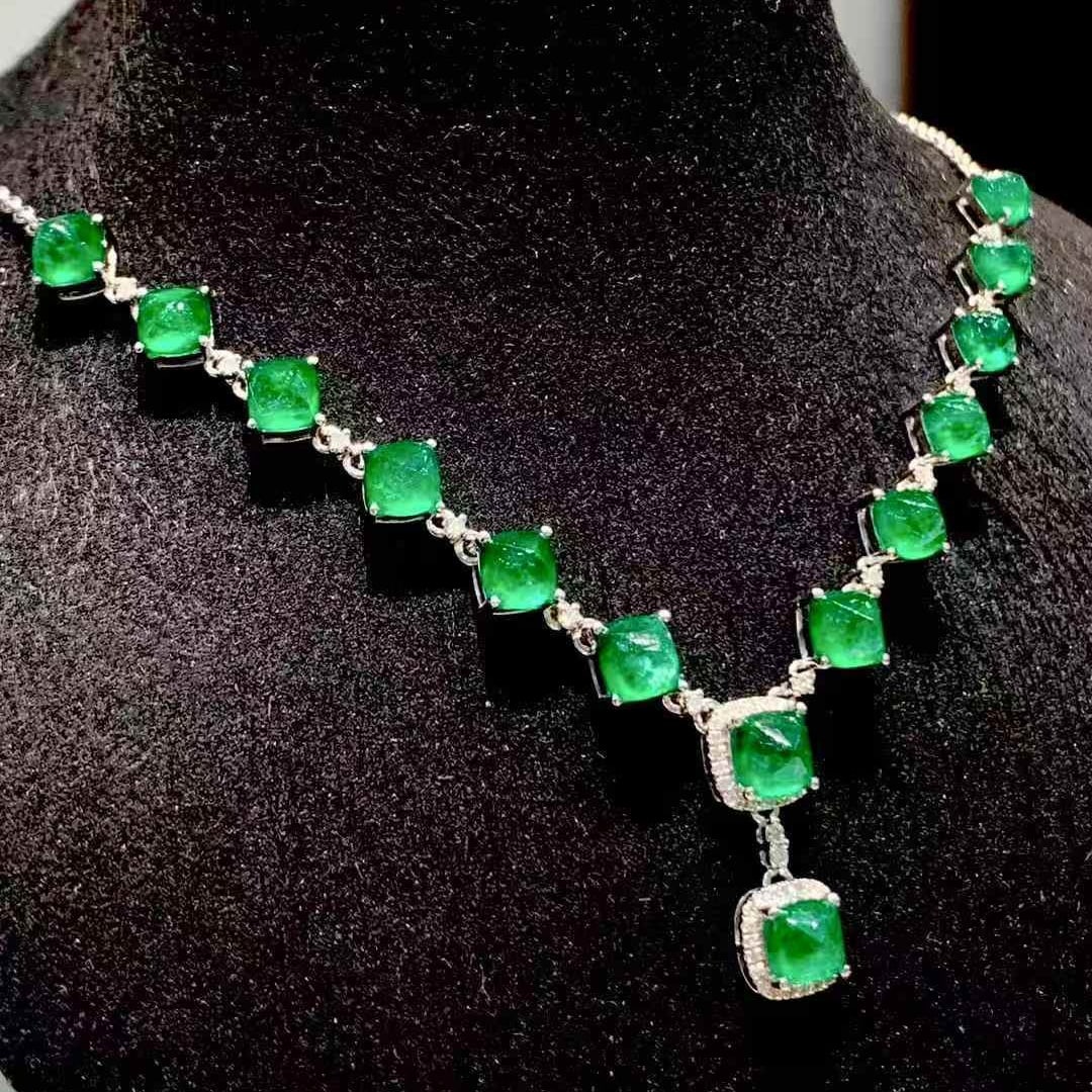 14k Gold 7.8 Ct Vivid Green Natural Emerald & Diamond Necklace - 4
