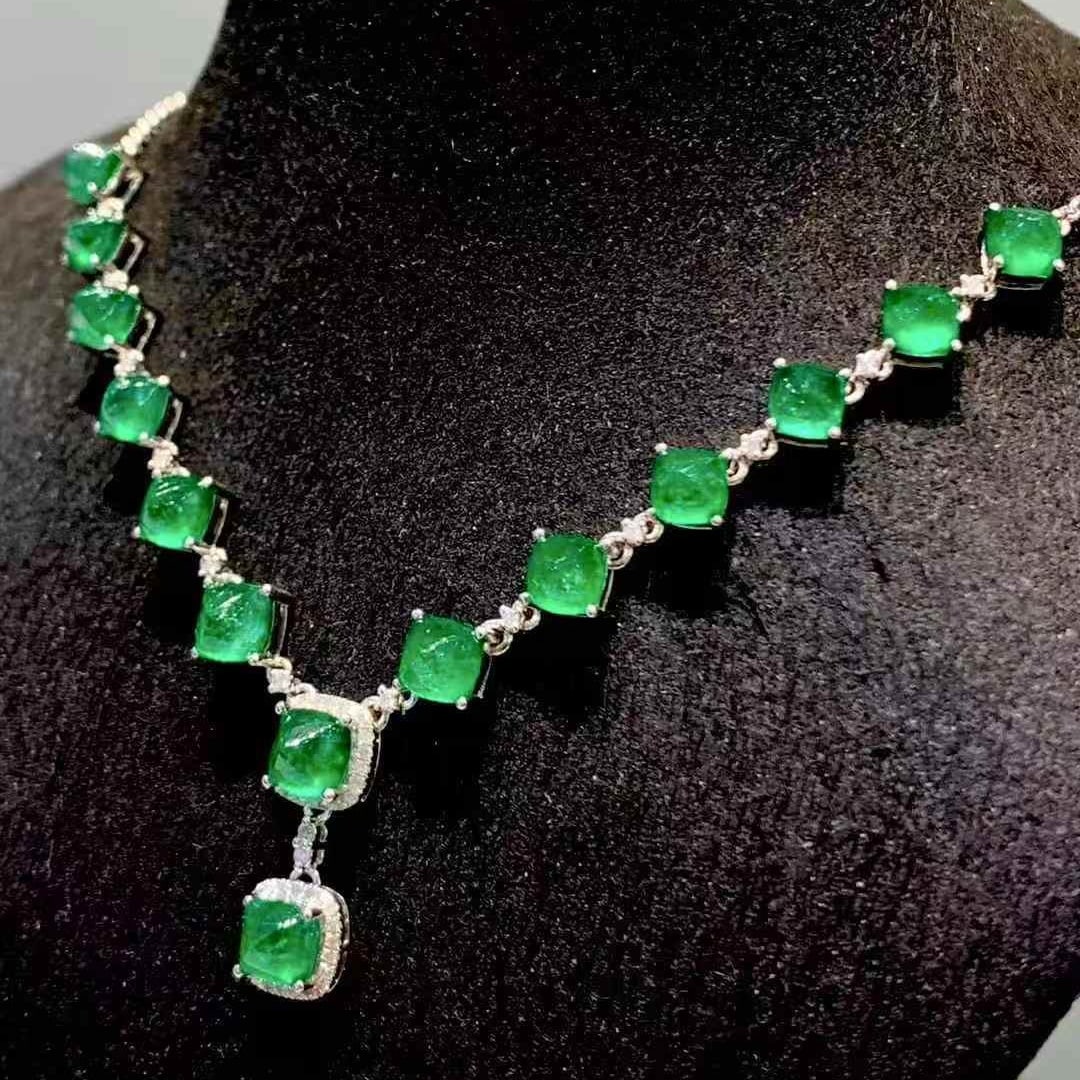 14k Gold 7.8 Ct Vivid Green Natural Emerald & Diamond Necklace - 6