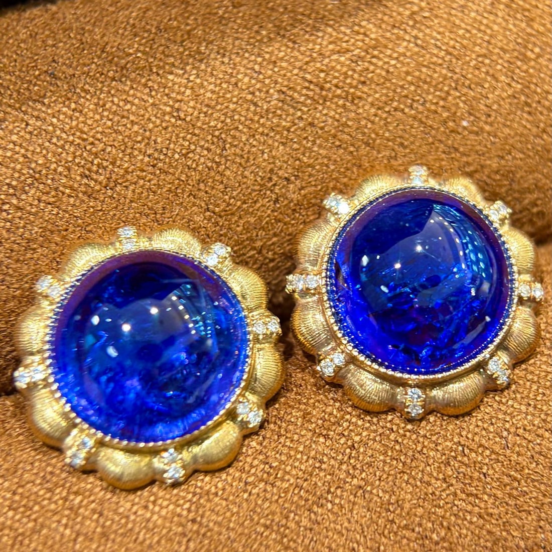 14k Gold 17.33 Ct Natural Tanzanite & Diamond Earrings - 5