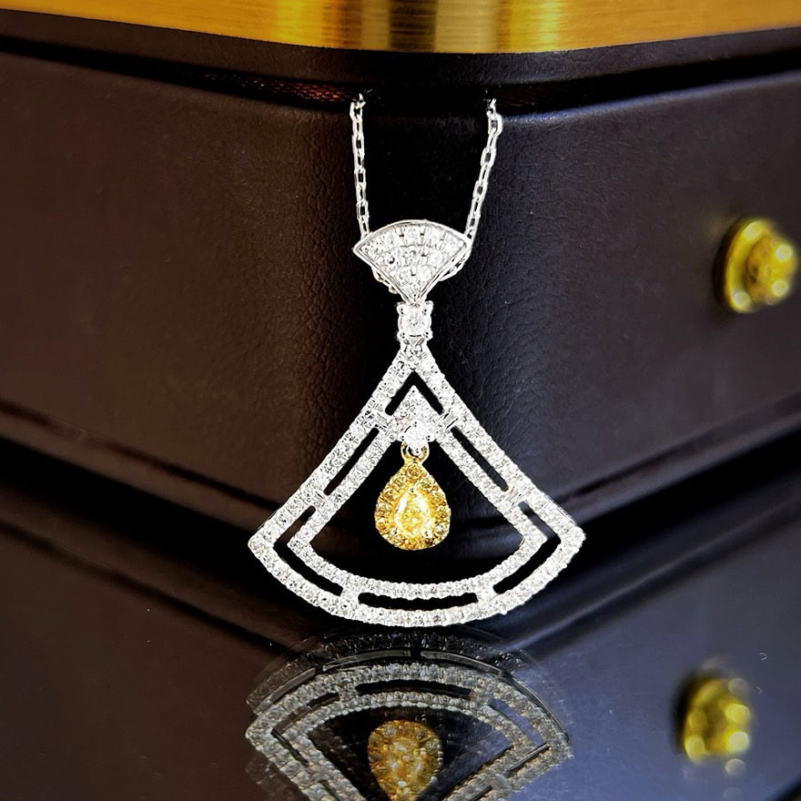 14k Gold 0.5 Ct Natural Color Diamond Necklace - 4