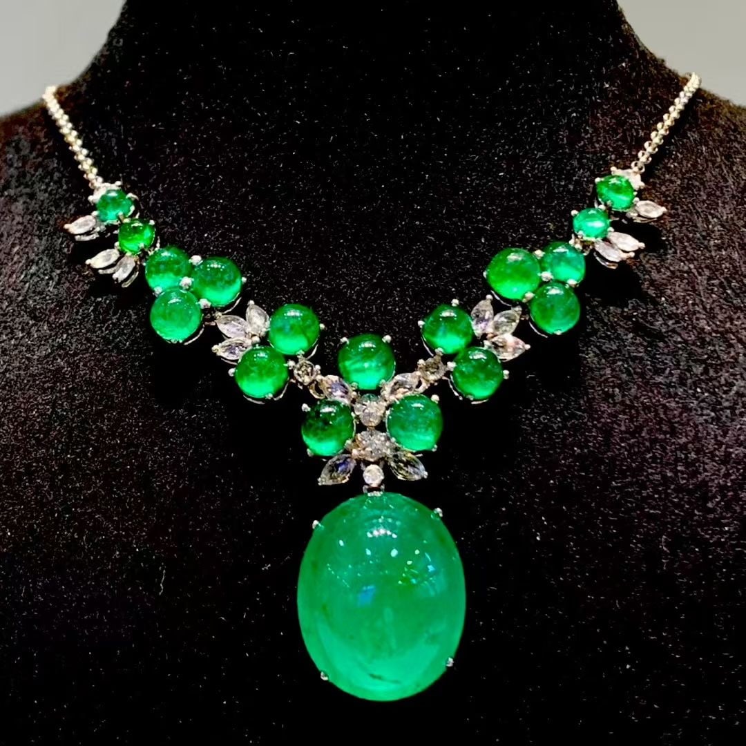 14k Gold 21 Ct Vivid Green Natural Emerald & Diamond Necklace - 5