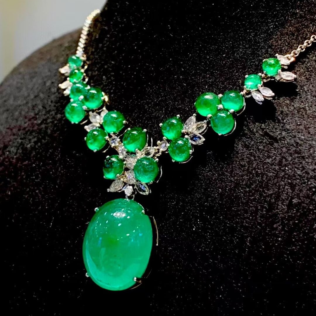 14k Gold 21 Ct Vivid Green Natural Emerald & Diamond Necklace - 6