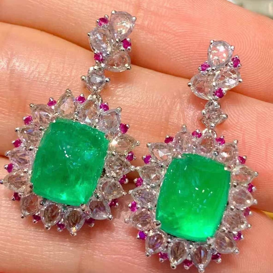 14k Gold 5.9 Ct Natural Emerald & Diamond Earrings - 4