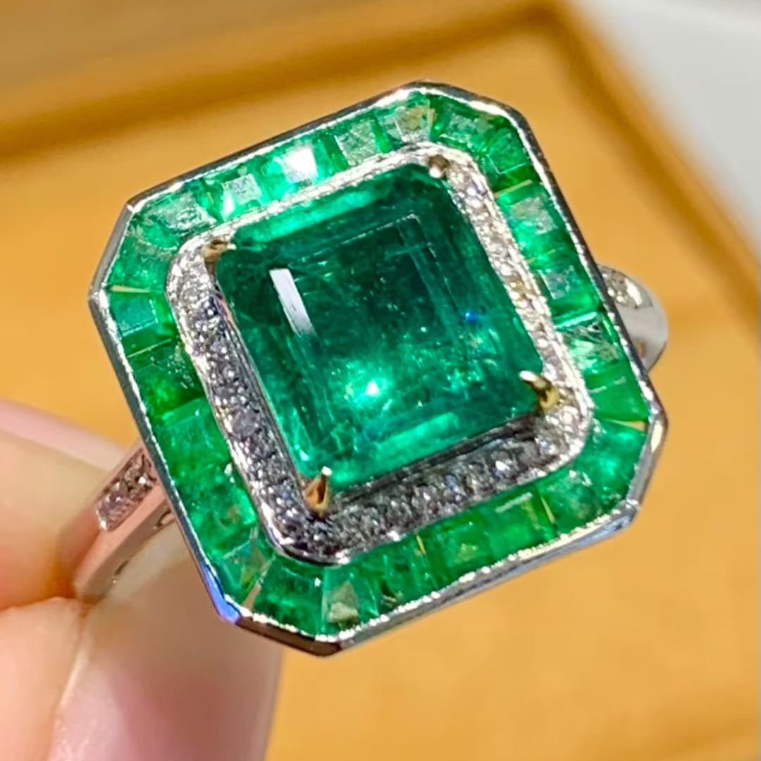 14k Gold 3 Ct Vivid Green Natural Emerald & Diamond Ring - 6