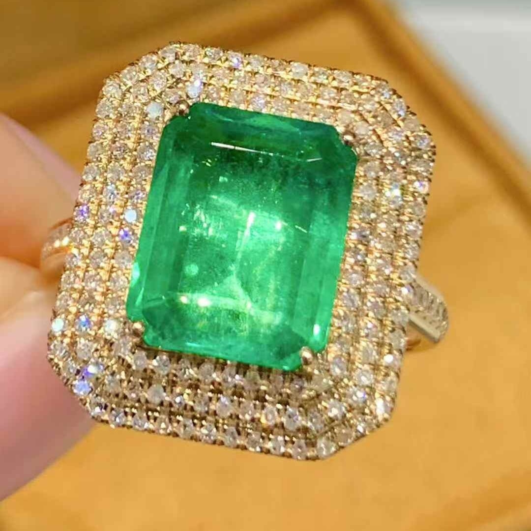 14k Gold 2.6 Ct Natural Emerald & Diamond Ring - 2