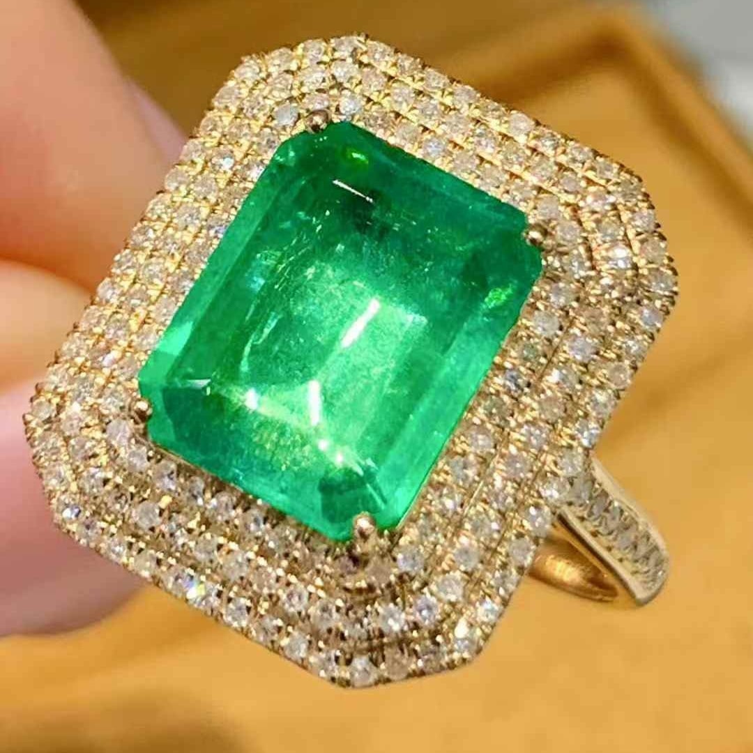 14k Gold 2.6 Ct Natural Emerald & Diamond Ring - 3