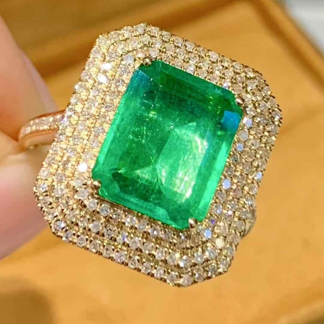 14k Gold 2.6 Ct Natural Emerald & Diamond Ring - 4