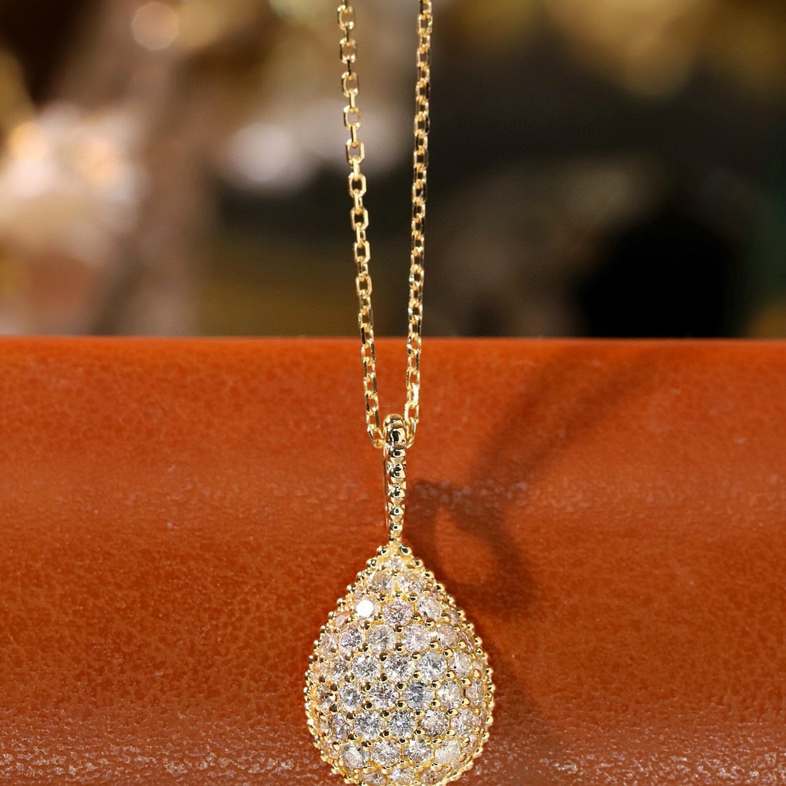 14k Gold 0.52 Ct Natural H Diamond Necklace: Ref:231087144 // gold content:14k gold // main gemstone:diamond // shape:round // carat weight:0. 52ct // clarity grade:vs-si // color:h // treatment:natural // cut grade:g // Low Estimate: