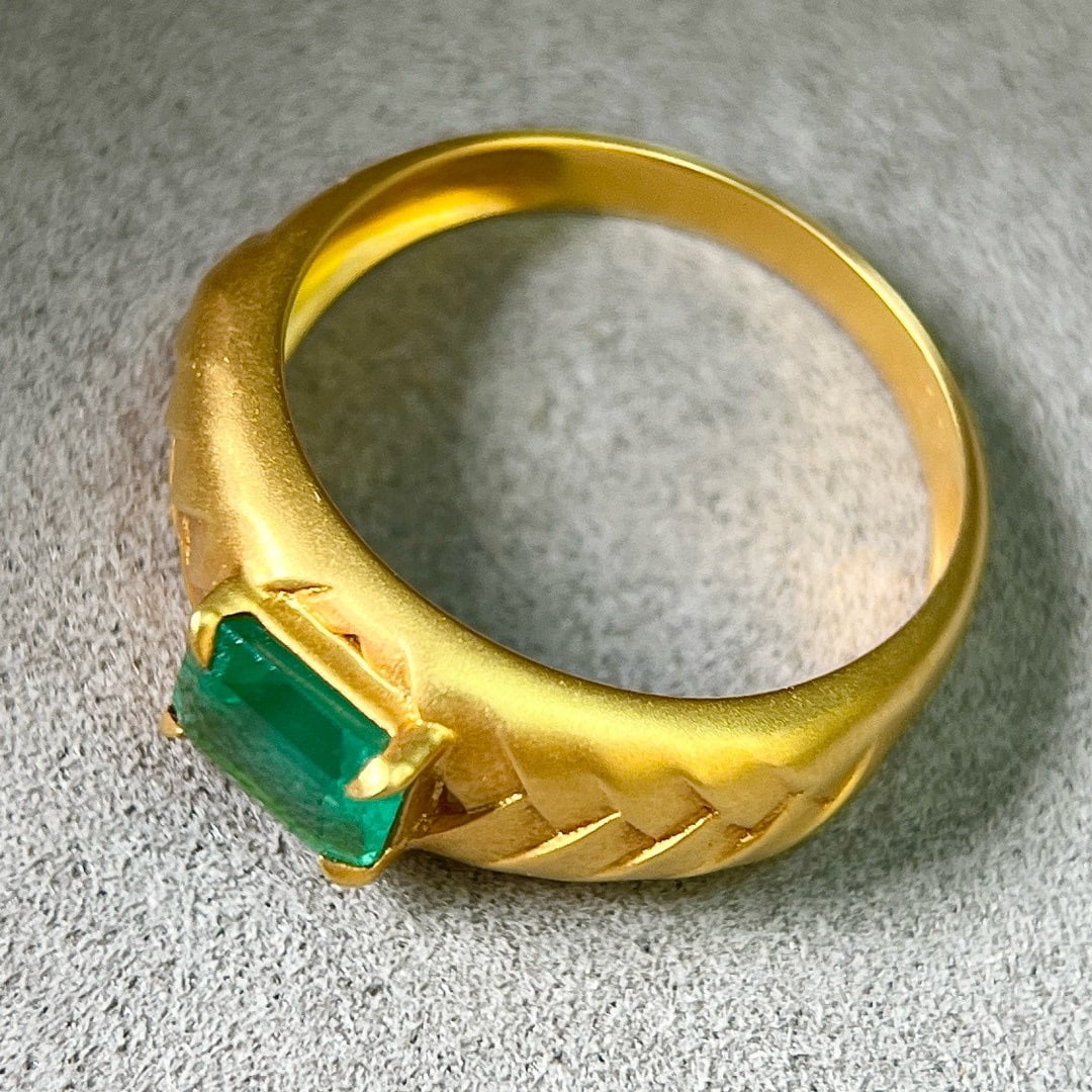 14k Gold 0.80 Ct Natural Emerald Ring - 4