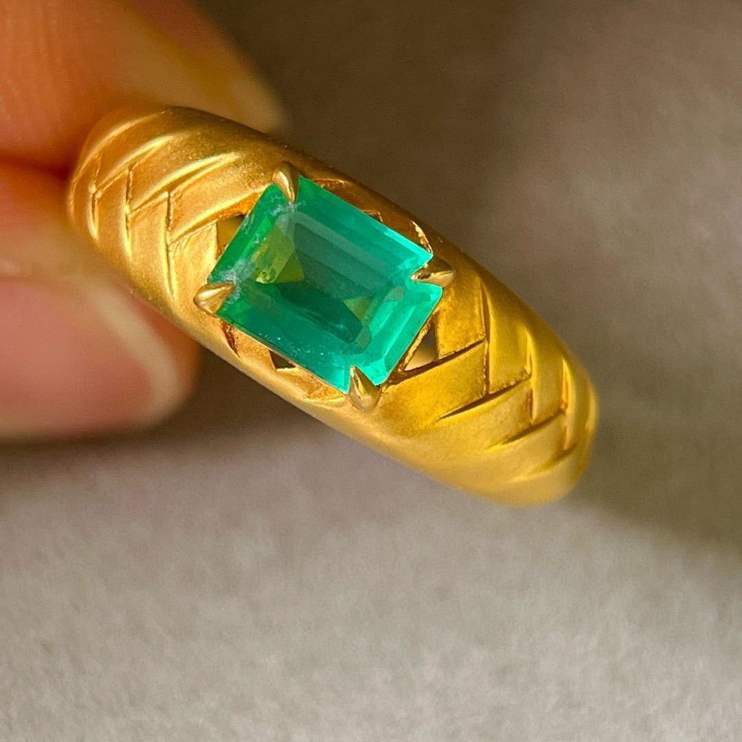 14k Gold 0.80 Ct Natural Emerald Ring - 5