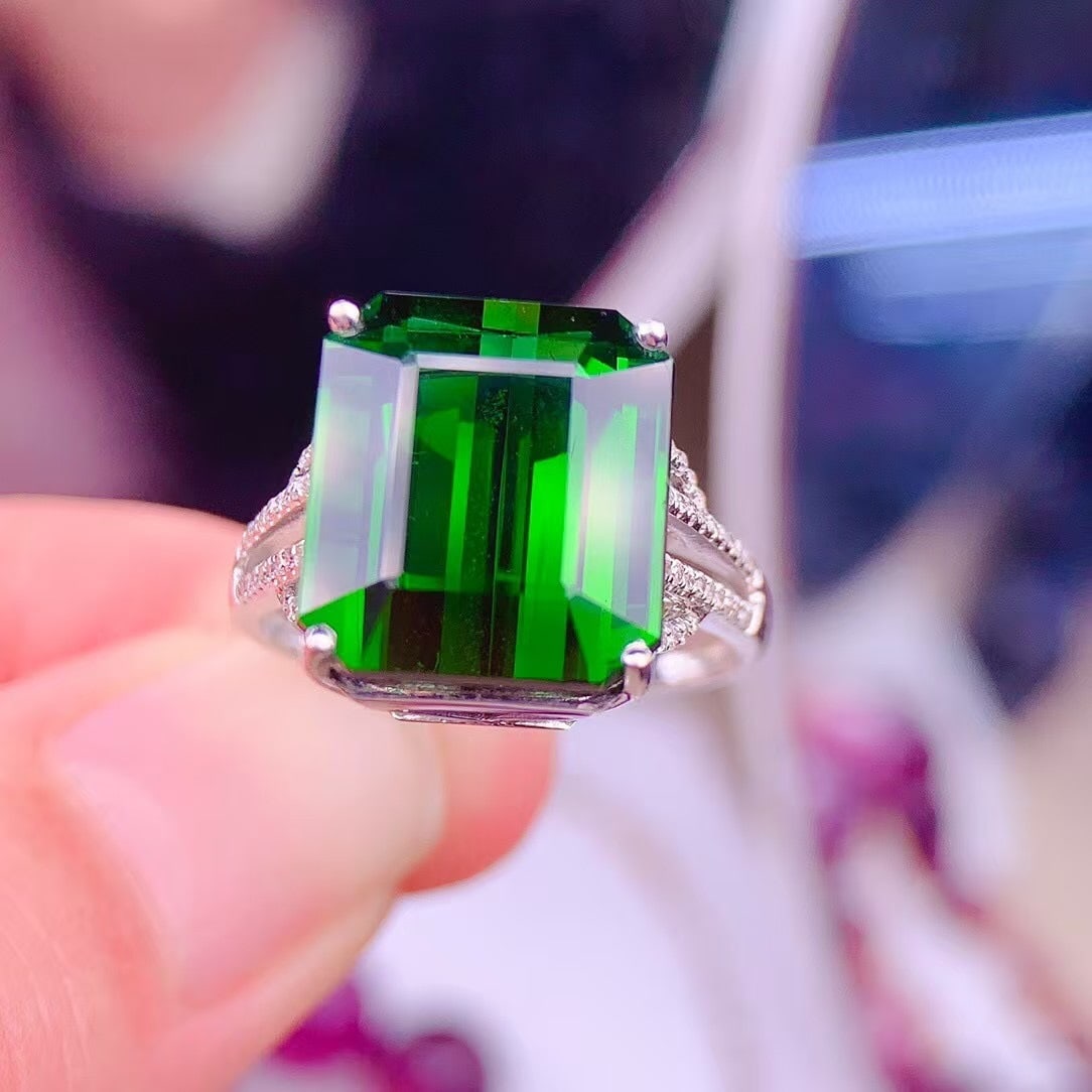 14k Gold 11 Ct Natural Tourmaline & Diamond Ring - 3