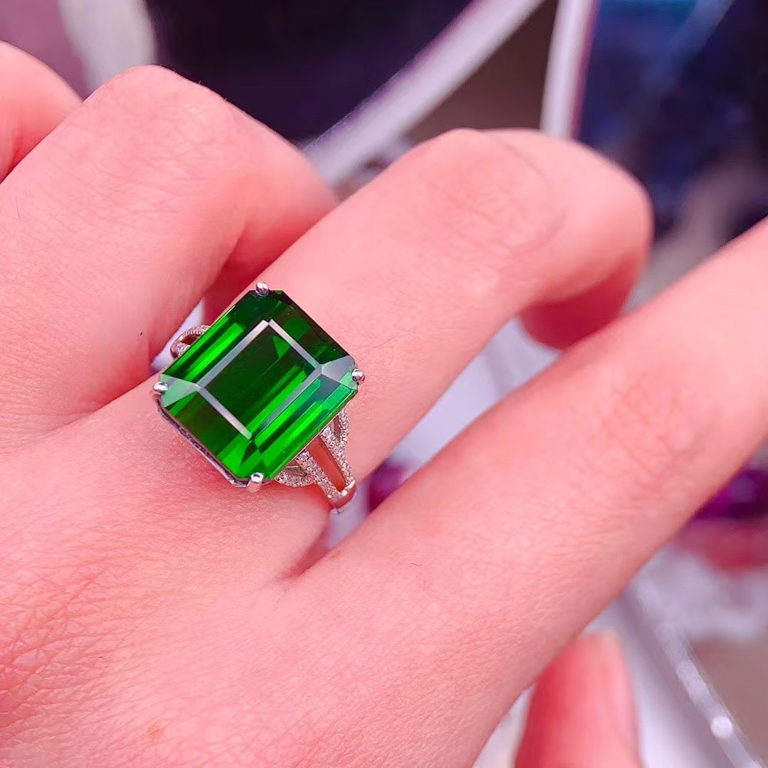 14k Gold 11 Ct Natural Tourmaline & Diamond Ring - 6