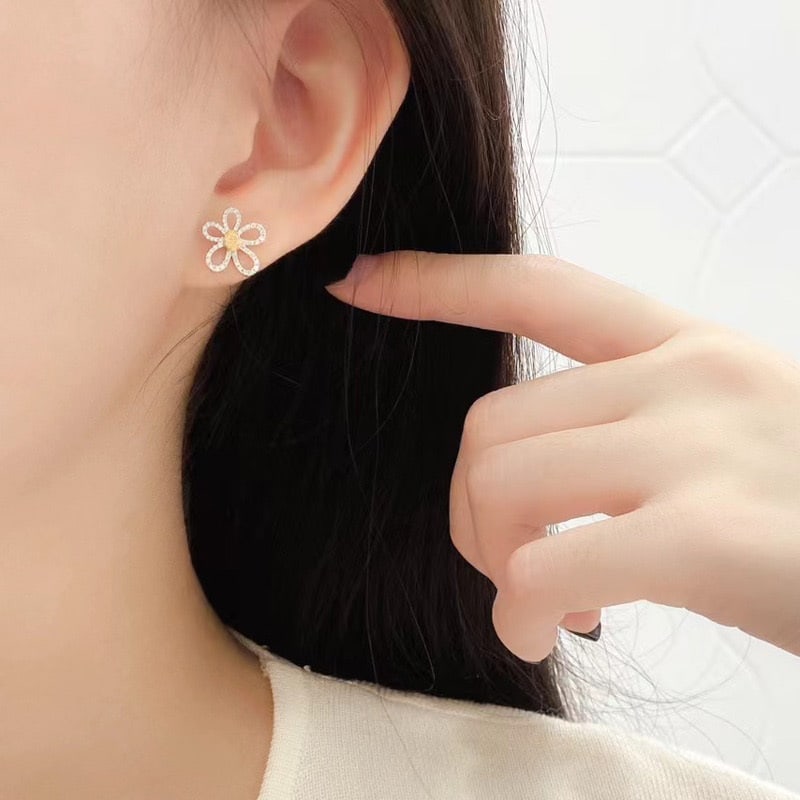 14k Gold 0.5 Ct Natural Color Diamond Earrings - 3