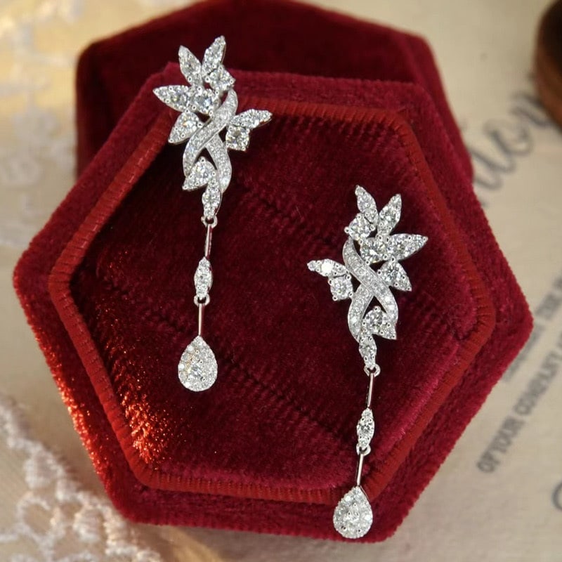 14k Gold 1 Ct Natural H Diamond Earrings: Ref:231087184 // gold content:14k gold // main gemstone:diamond // shape:round // carat weight:1ct // clarity grade:vs-si // color:h // treatment:natural // cut grade:g // Condition: NewHigh