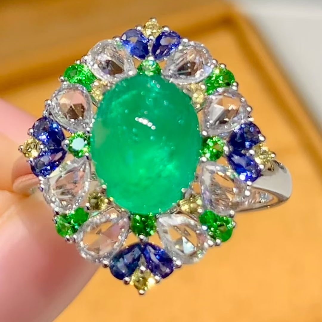 14k Gold 1.8 Ct Natural Emerald & Sapphire & Tsavorite Ring - 3