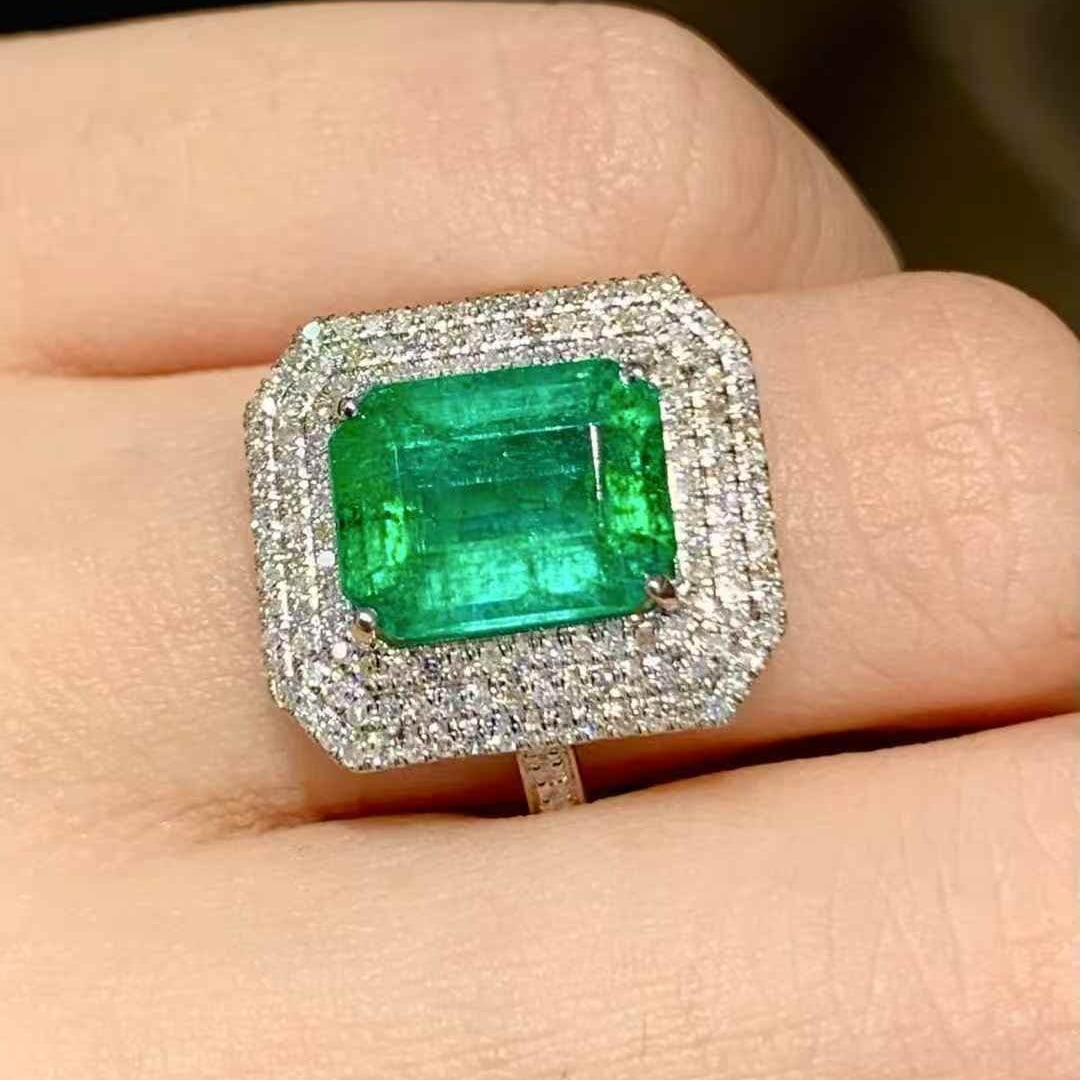 14k Gold 6.9 Ct Natural Emerald & Diamond Ring - 2