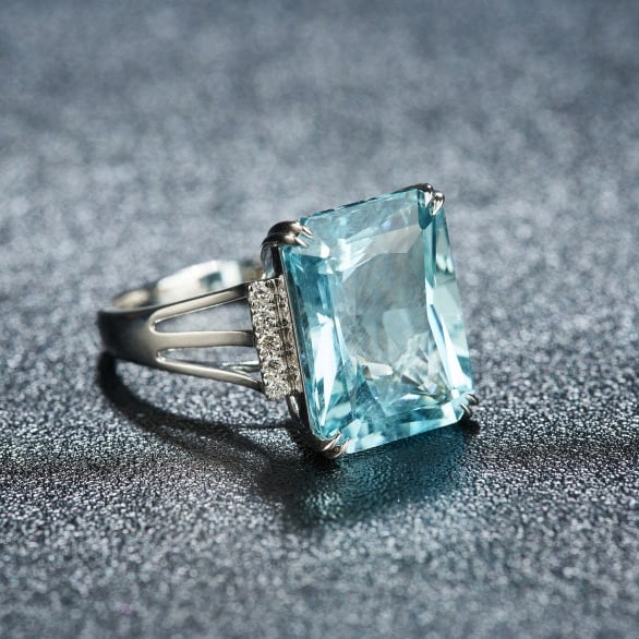 14k Gold 9.08 Ct Natural Aquamarine & Diamond Ring - 2