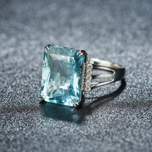 14k Gold 9.08 Ct Natural Aquamarine & Diamond Ring - 3