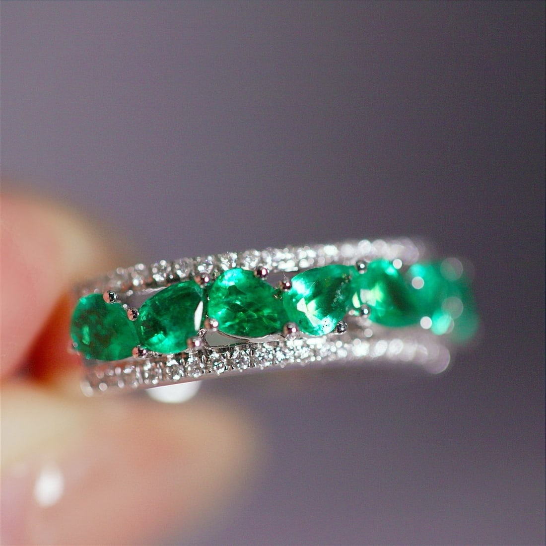 14k Gold 1.12 Ctw Vivid Green Natural Emerald & Diamond Ring - 5