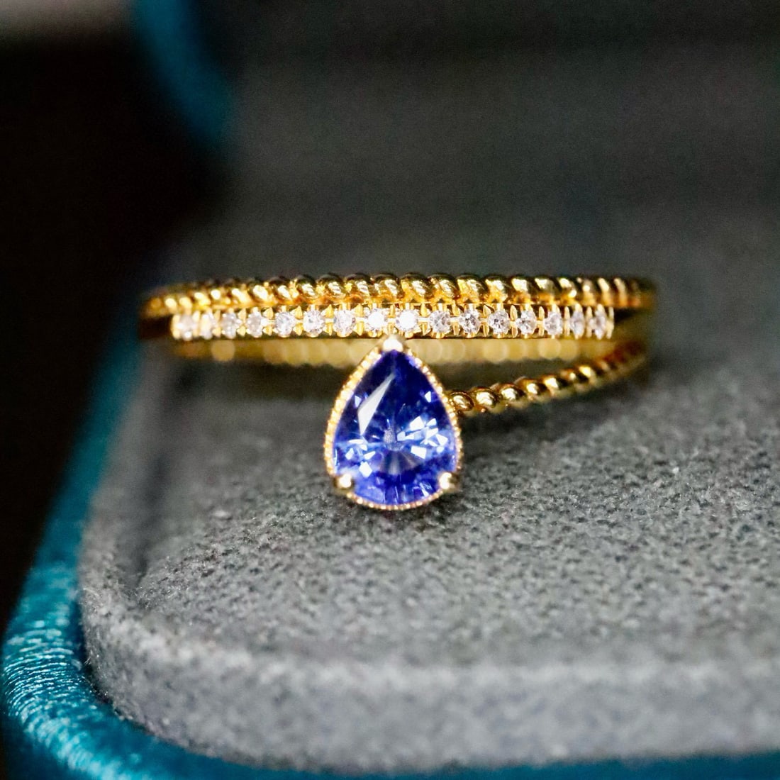 14k Gold 0.56 Ctw Natural Sapphire & Diamond Ring: Ref:231088039 // gold content:14k gold // ring size:7. 25us // // main gemstone:sapphire // shape:pear // carat weight:0. 50ct // color:blue // treatment:natural // // adjacent gemstone 2 :