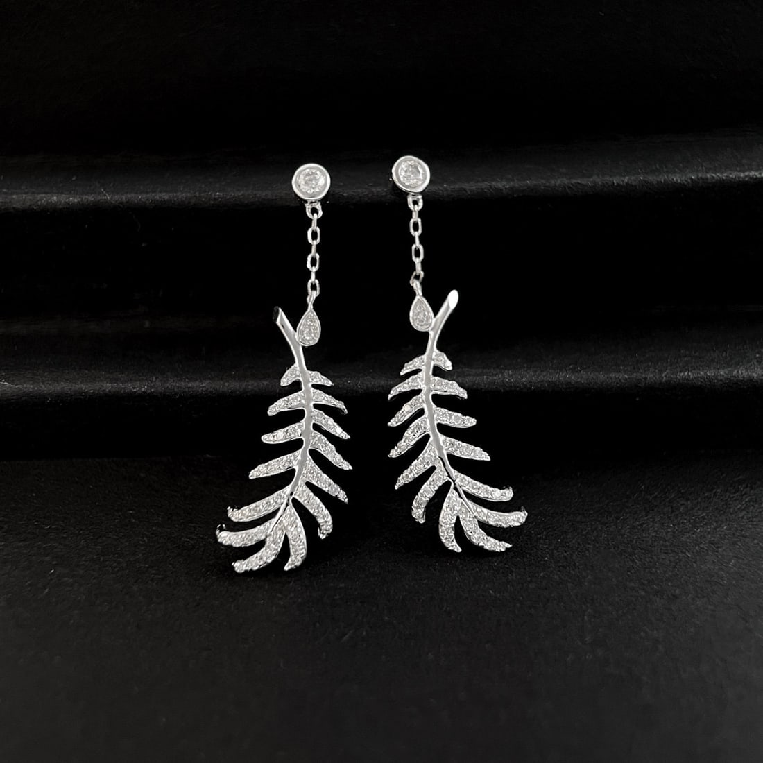 14k Gold 0.5 Ct Natural H Diamond Earrings: Ref:231088060 // gold content:14k gold // main gemstone:diamond // shape:round // carat weight:0. 5ct // clarity grade:vs-si // color:h // treatment:natural // cut grade:g // Condition: NewLow