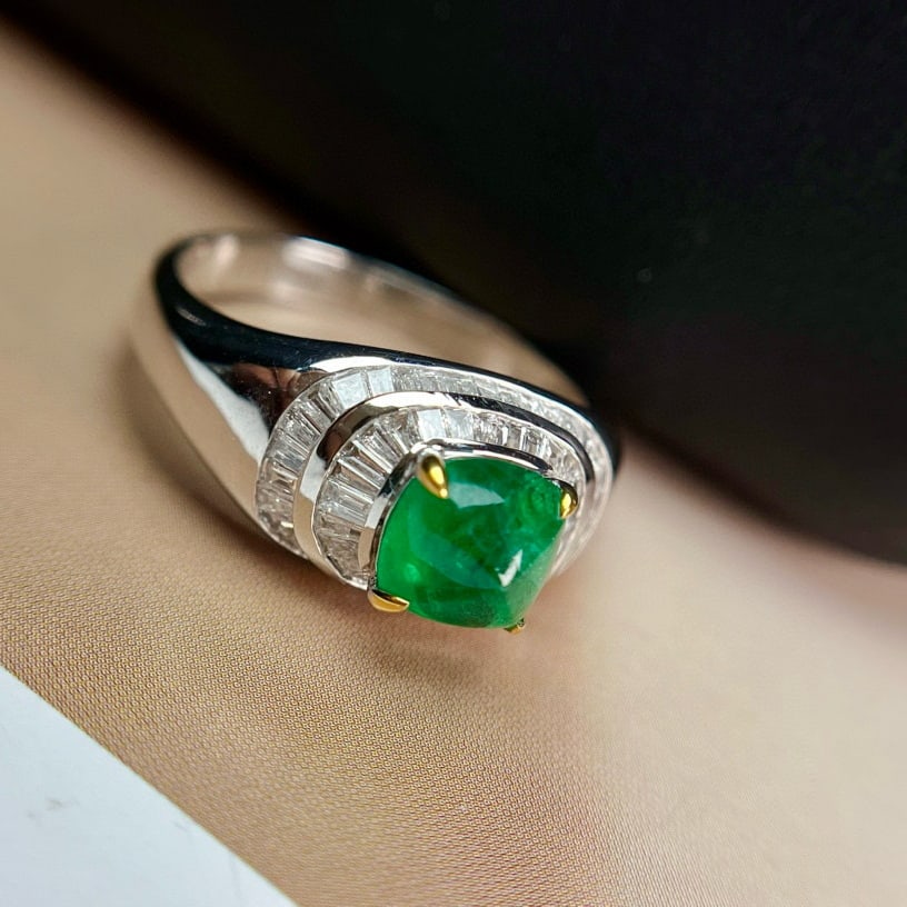 14k Gold 1.60 Ct Vivid Green Natural Emerald & Diamond Ring - 3