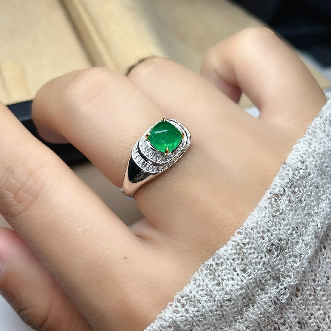 14k Gold 1.60 Ct Vivid Green Natural Emerald & Diamond Ring - 7