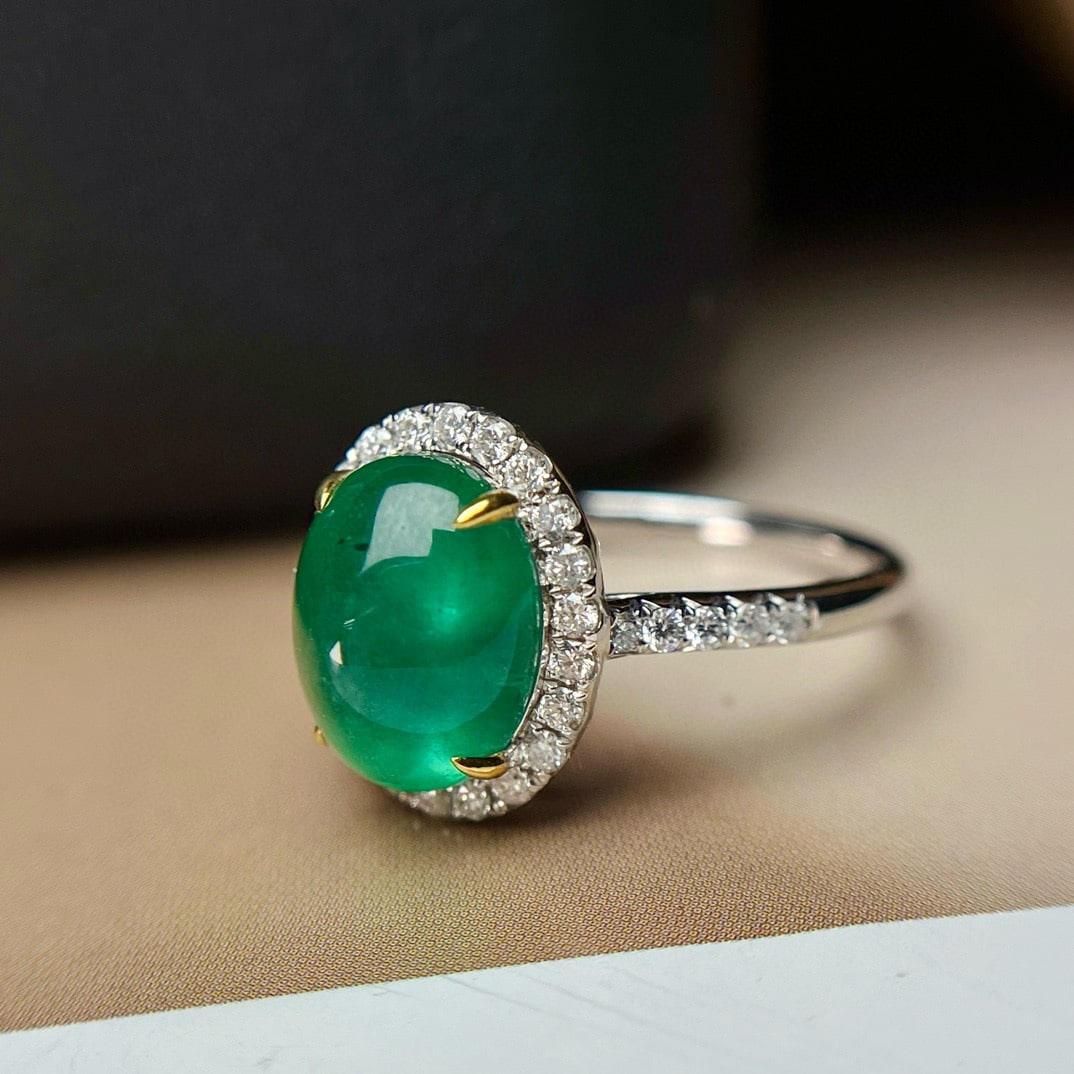 14k Gold 3.80 Ct Vivid Green Natural Emerald & Diamond Ring - 2