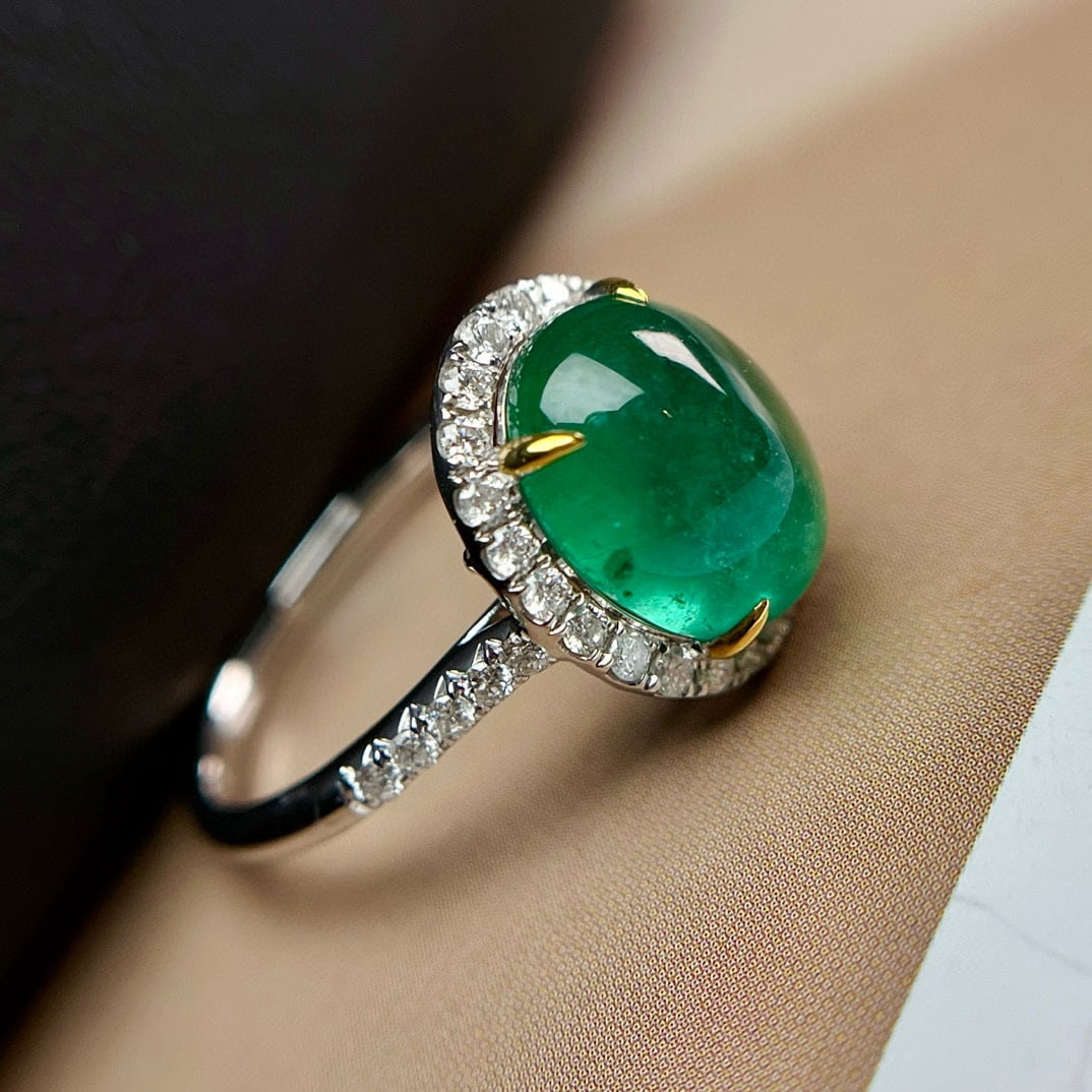 14k Gold 3.80 Ct Vivid Green Natural Emerald & Diamond Ring - 7