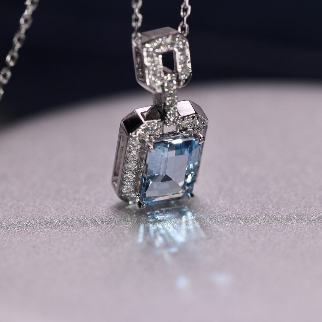 14k Gold 1.00 Ct Natural Aquamarine & Diamond Necklace - 3