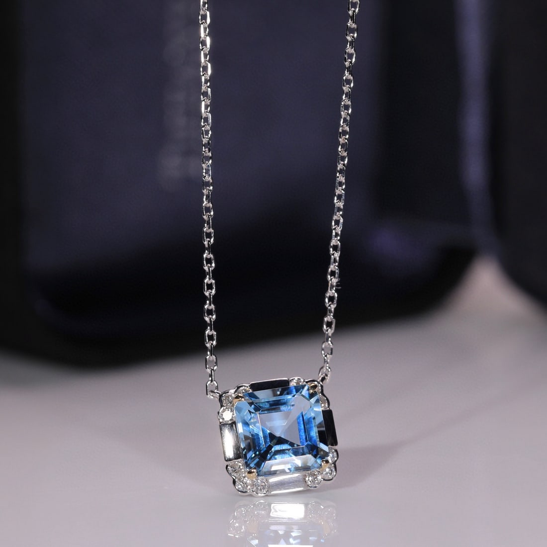 14k Gold 1.12 Ct Natural Aquamarine & Diamond Necklace - 3