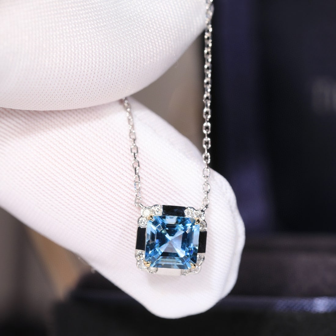 14k Gold 1.12 Ct Natural Aquamarine & Diamond Necklace - 4