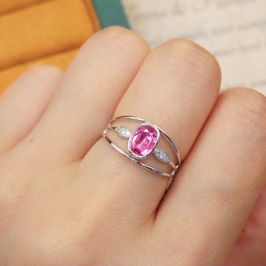 14k Gold 1.10 Ctw Natural Padparadscha Sapphire & Diamond Ring - 5