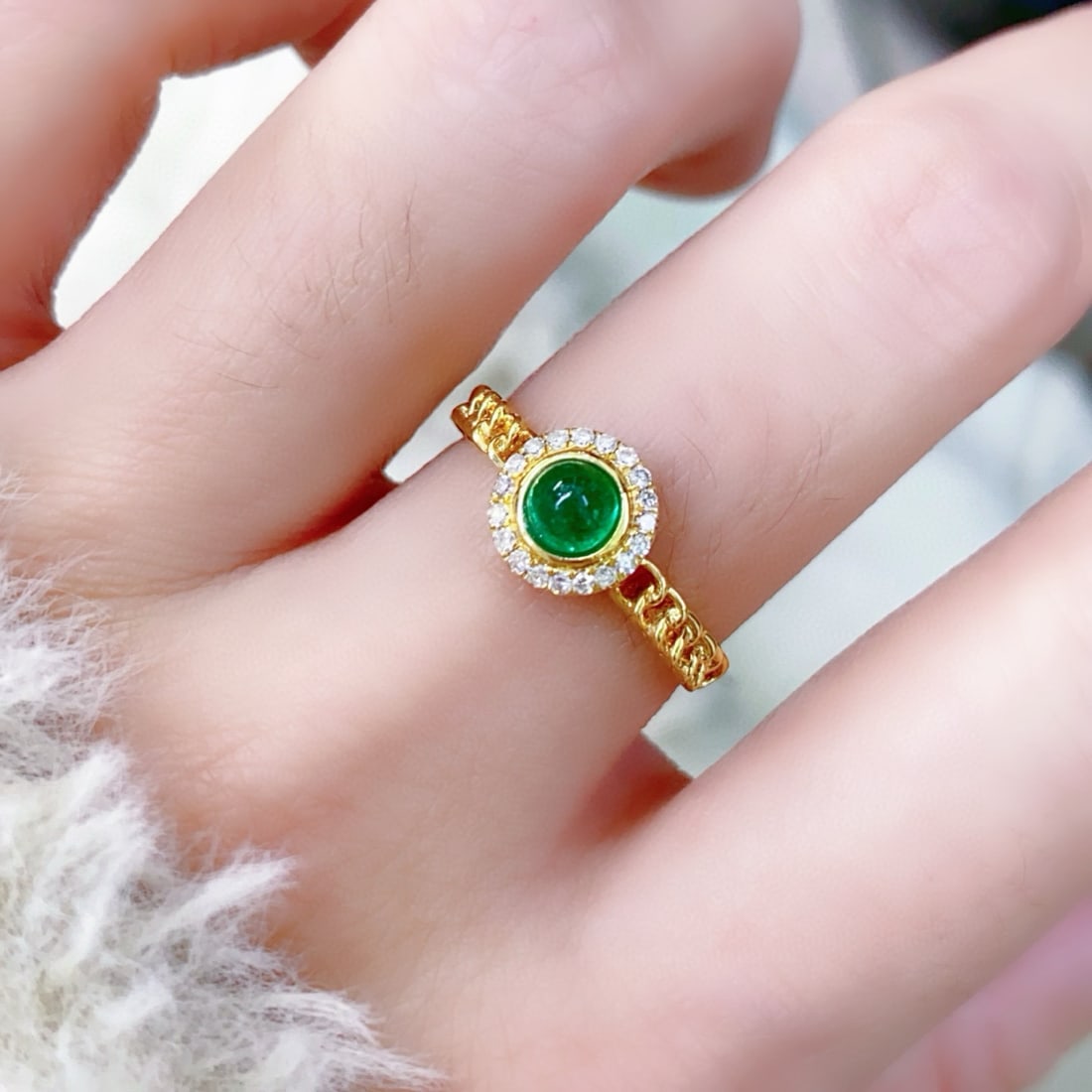 14k Gold 0.6 Ct Vivid Green Natural Emerald & Diamond Ring - 6