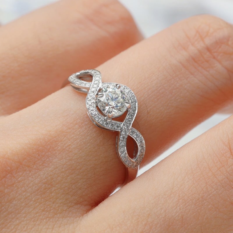 14k Gold 0.55 Ct Natural H Diamond Ring - 8