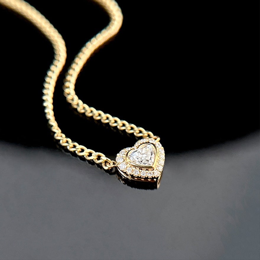 14k Gold 0.39 Ctw Natural H Diamond Necklace: Ref:231088132 // gold content:14k gold // main gemstone:diamond // shape:heart // carat weight:0. 31ct // clarity grade:vs-si // color:h // treatment:natural // // adjacent gemstone 2 : diamond //