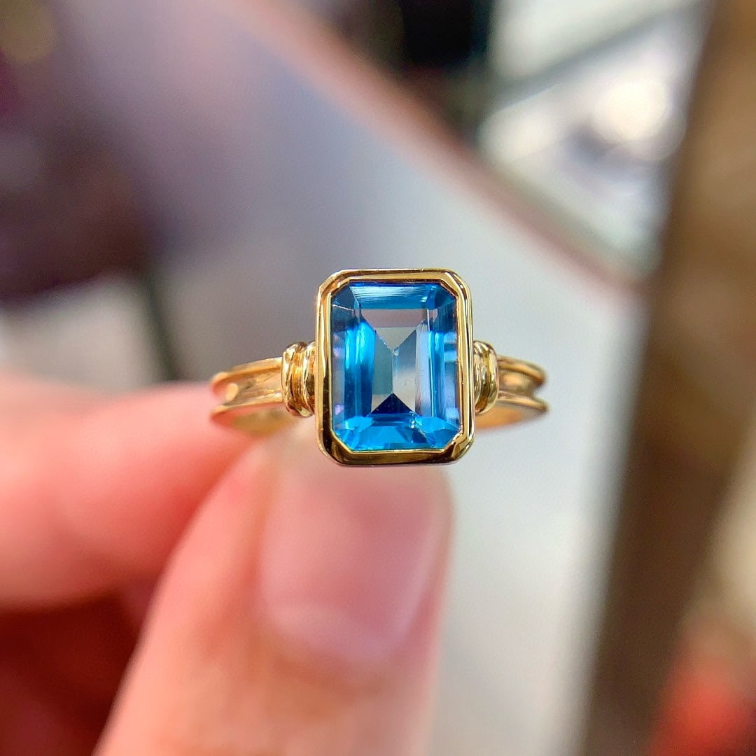 14k Gold 1.75 Ct Natural Topaz Ring - 4