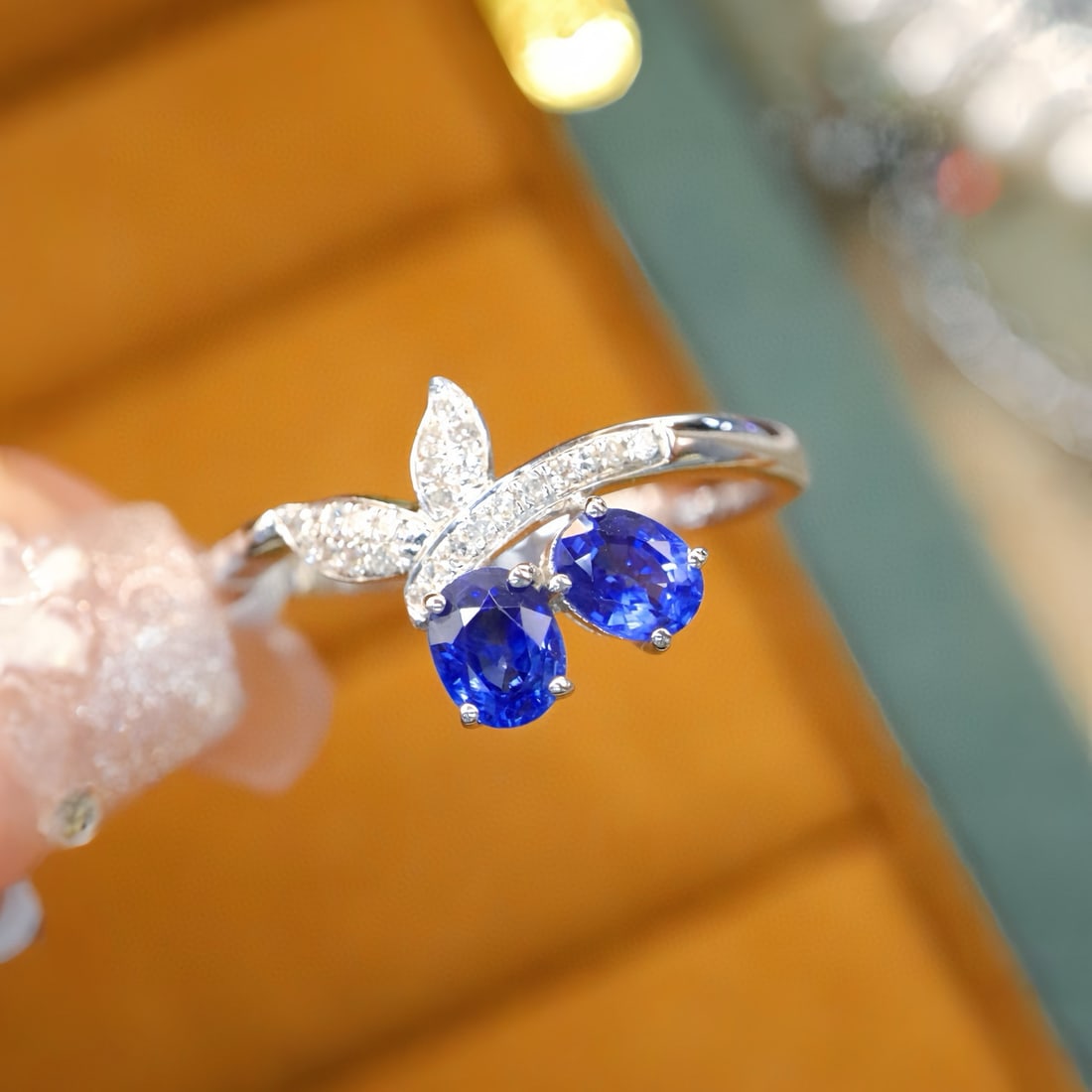 14k Gold 0.85 Ctw Natural Sapphire & Diamond Ring: Ref:231088179 // gold content:14k gold // ring size:7. 25us // // main gemstone:sapphire // shape:oval // carat weight:0. 78ct // color:blue // treatment:natural // // adjacent gemstone 2 : diamond //